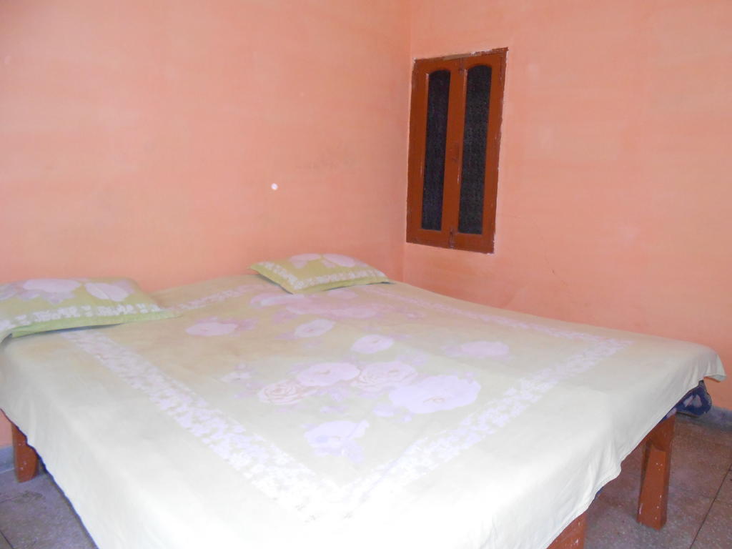 Maruti Guest House Váránasí Pokoj fotografie